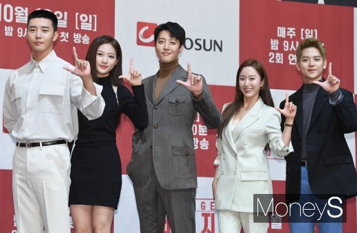 [머니S포토] 김권·김새론·이동건·전혜빈·여회현 '우리는 레버리지 사기조작단'