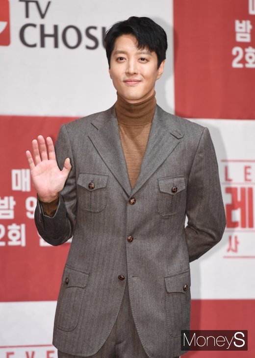 [머니S포토] 이동건, 훈훈한 존재감