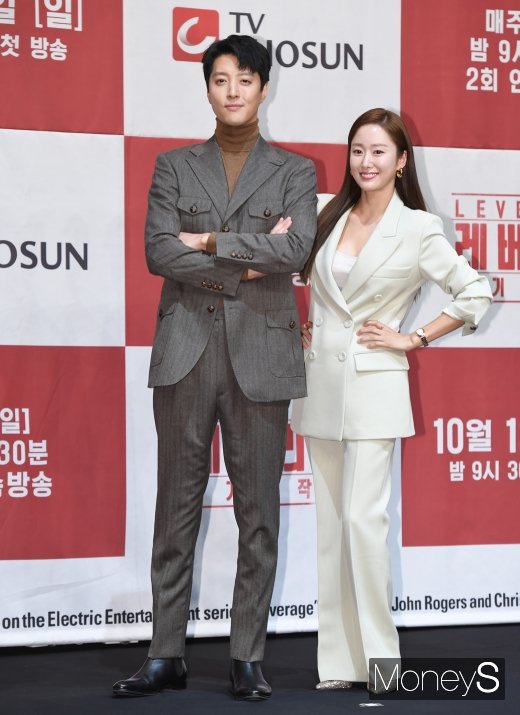 [머니S포토] 이동건·전혜빈 '기획자와 연예인 사기꾼'