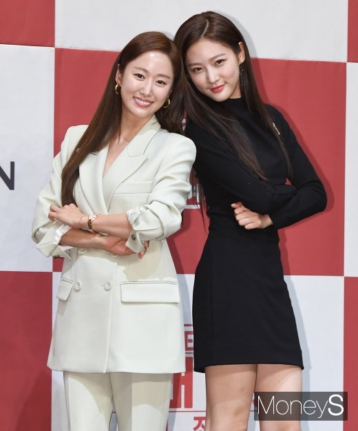 [머니S포토] 전혜빈·김새론 '친자매 처럼'