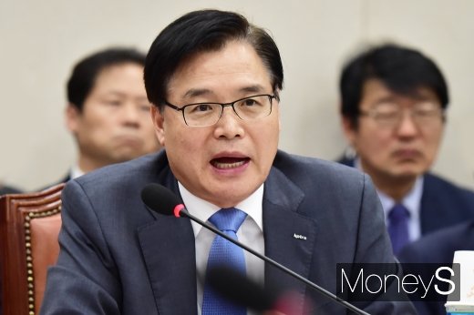 [머니S포토] 코트라 직원 비자 연장 위해 일 수출규제에도 휴가?