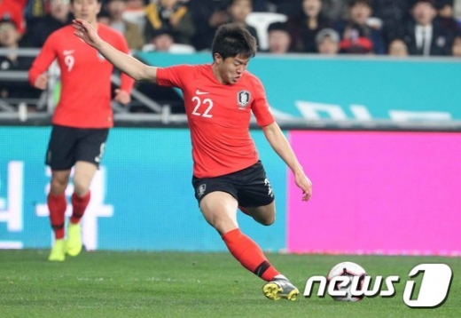 10일 오후 8시 화성종합운동장에서 열린 국제축구연맹(FIFA) 2022 카타르월드컵 아시아 지역 2차 예선 H조 조별리그 2차전에서 팀의 8번째 골을 넣은 권창훈. /사진=뉴스1