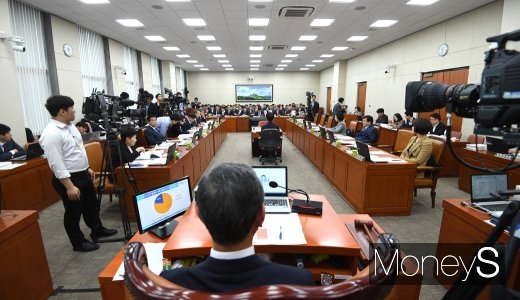 [머니S포토] 2019 환노위 국정감사