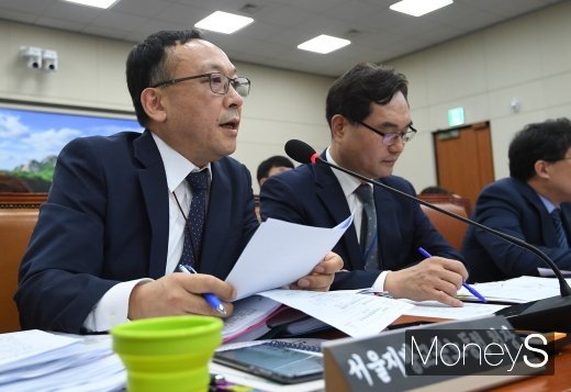 [머니S포토] 답변하는 시민석 서울지방고용노동청 청장