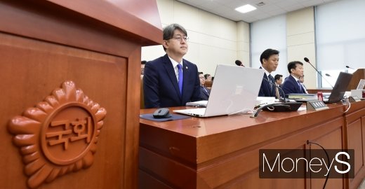 ▲ 강신욱 통계청장(왼쪽부터), 김영문 관세청장, 정무경 조달청장.