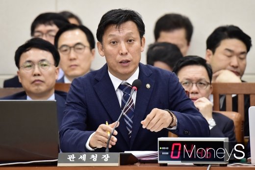 [머니S포토] 김영문 관세청장, 