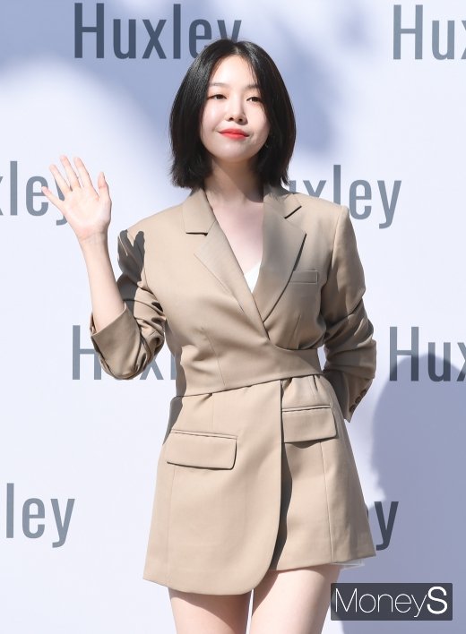[머니S포토] 걸스데이 민아, 가을 햇살에 빛나는 미모