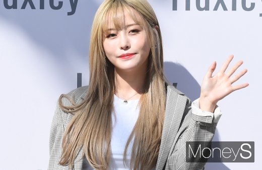 [머니S포토] 캐스퍼 '햇살에 빛나는 금발'