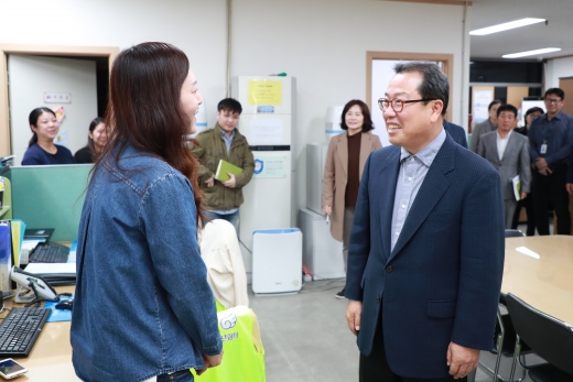 조광한 남양주시장, ‘일시 청소년 쉼터’ 방문 격려. / 사진제공=남양주시