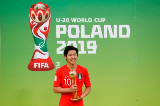 지난 6월 FIFA U-20 월드컵에서 골든볼을 수상하는 등 같은 나이대 최고 수준의 기량을 선보이고 있는 이강인. /사진=로이터 