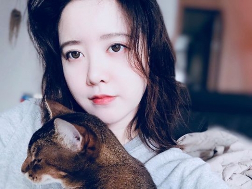 구혜선 반려묘와 찍은 사진. /사진=구혜선 인스타그램 캡처      