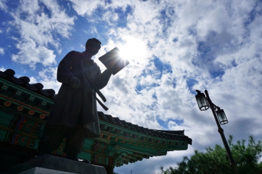 김유정문학촌 안의 김유정 동상. /사진=한국관광공사