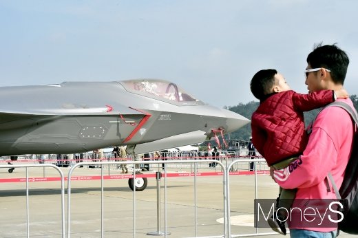 [머니S포토] 서울 아덱스 2019, 대한민국 영공 책임질 F-35 A