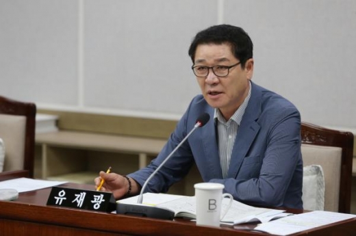 ‘녹색건축물 조성 지원 조례 일부개정조례안’ 대표발의한 수원시의회 유재광 의원. / 사진제공=수원시의회