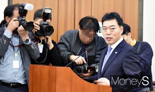 [머니S포토] 업무보고하는 김오수 법무부 차관