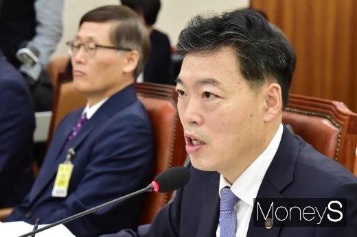[머니S포토] 국정감사 나온 김오수 법무부 차관