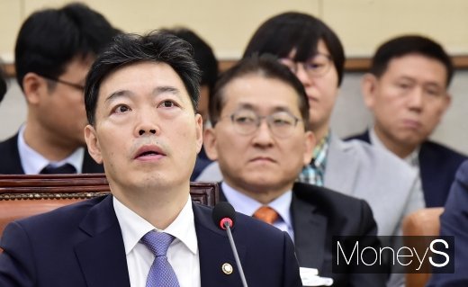 [머니S포토] 시작부터 불꽃공방, 2019 법무부 국정감사