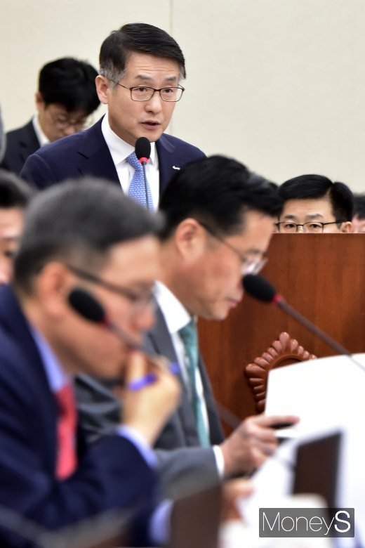 [머니S포토] 2019 정무위 국감, 업무보고하는 캠코 사장
