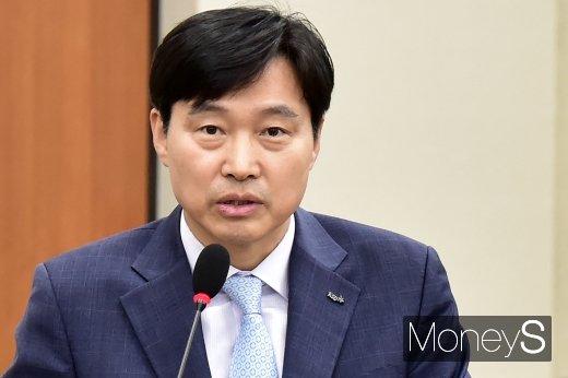 [머니S포토] 업무보고하는 이병래 예탁원 사장