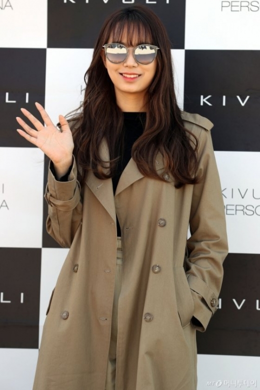 모델 최연수가 15일 오전 서울 중구에서 열린 '키블리' 2020 콜렉션 프리뷰 행사에 참석해 포토 타임을 갖고 있다. /사진=머니투데이