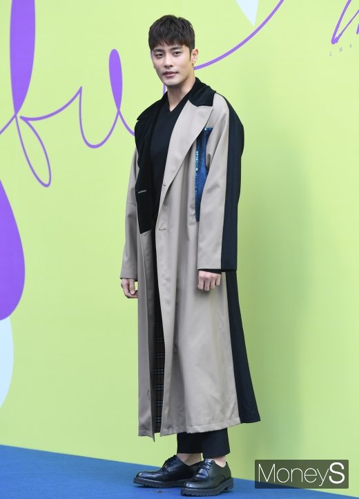 [머니S포토] 성훈, 완벽한 비율과 외모