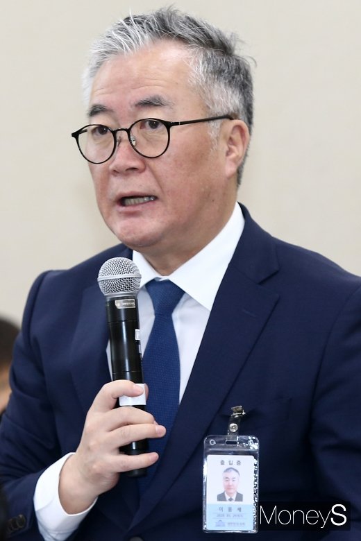 [머니S포토] 보건복지위 국감에 나온 이응세 한의약진흥원장