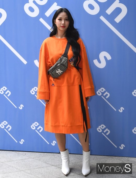 [머니S포토] 류원, 오렌지빛 스타일링