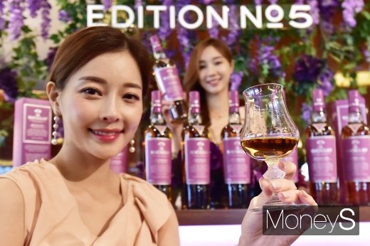 [머니S포토] 캐러멜·생과일의 달콤한 맛의 조화 '맥캘란 에디션 넘버 5' 한정판 선봬