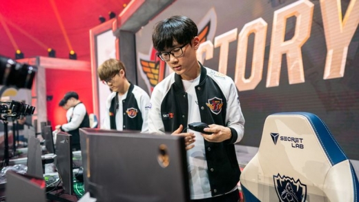 SKT T1의 서포터 '에포트' 이상호(오른쪽). /사진=라이엇 게임즈 제공