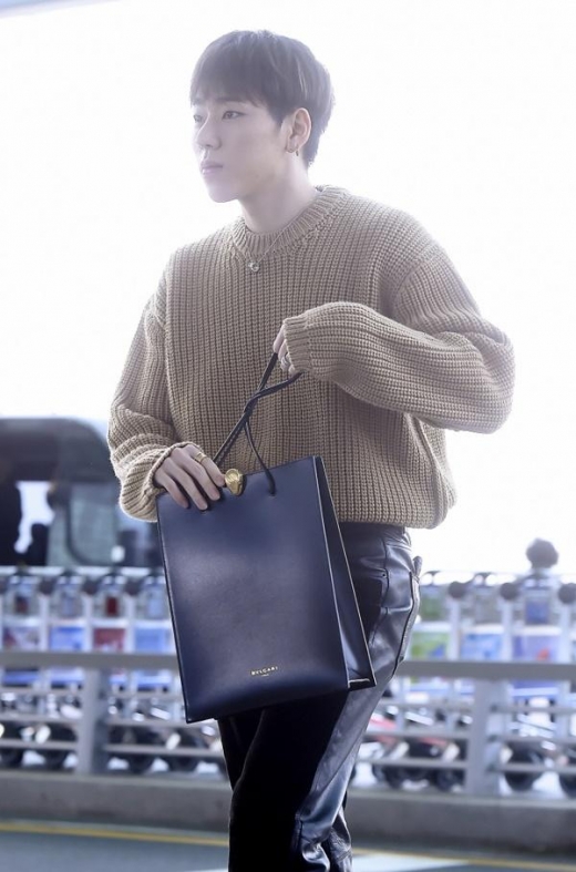 [★공항패션] 지코, 자체발광 시크美