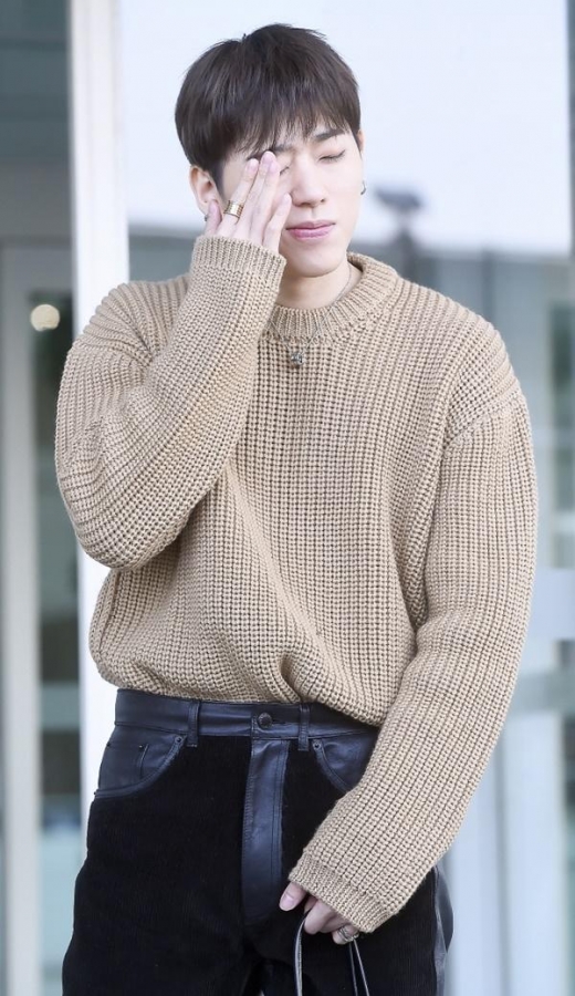 [★공항패션] 지코, 자체발광 시크美