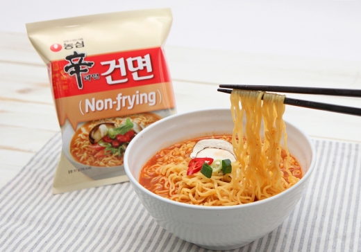 농심 신라면건면, 출시 250일만에 5000만봉 판매… 인기비결은?