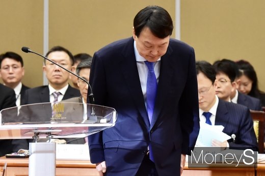 [머니S포토] 윤석열 