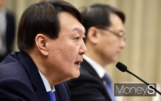 [머니S포토] 답변하는 윤석열 검찰총장