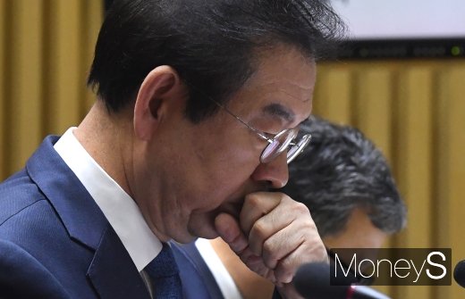 [머니S포토] 질의 경청하는 박원순 시장