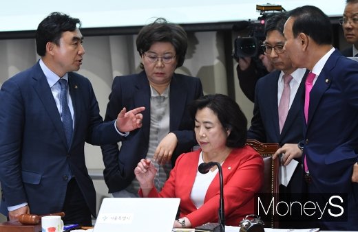 [머니S포토] 국정감사 여야대화