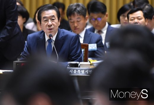 [머니S포토] 의원들 질문에 답하는 박원순 시장
