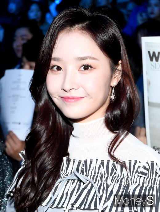 [머니S포토] 우희 '예쁜 보조개 미소'