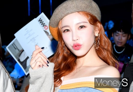 [머니S포토] 전효성 '하트 뽀뽀 발사'