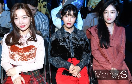 [머니S포토] 레이디제인·조현영·소연 '2020 S/S 서울패션위크 왔어요'