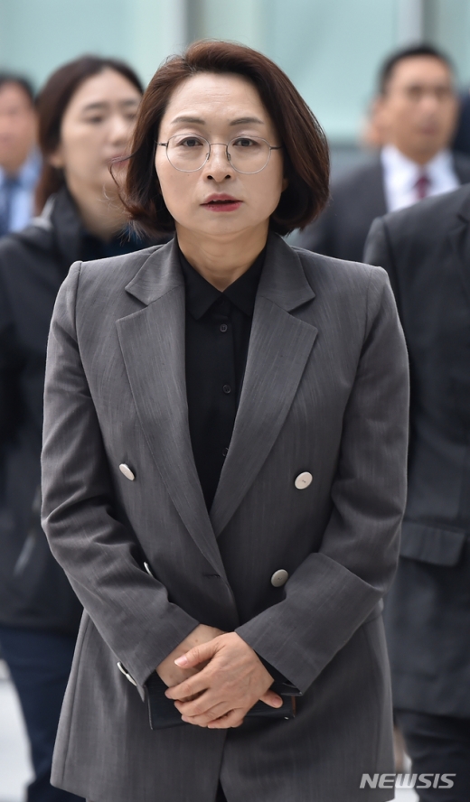 은수미 성남시장이 17일 오전 경기 수원시 영통구 수원고등법원에서 열린 항소심 첫 공판에 출석하고 있다. /사진=뉴시스