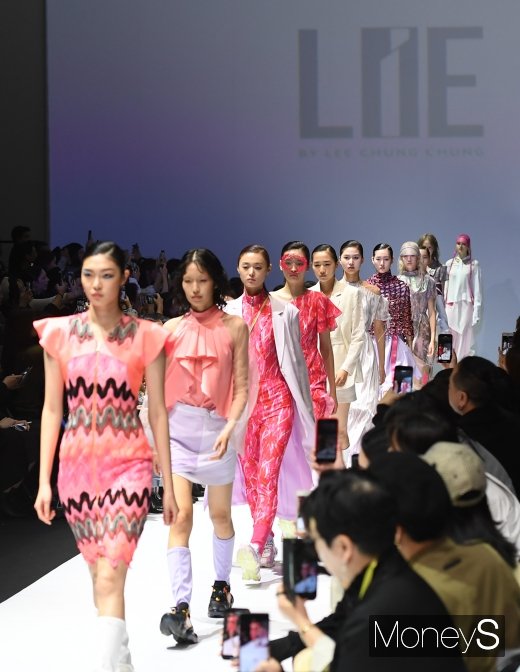 [머니S포토] 라이(LIE), 2020 S/S 서울패션위크