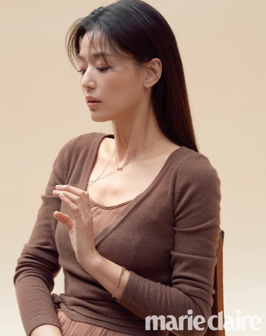 전지현. /사진=마리끌레르