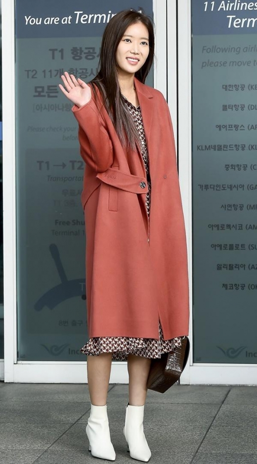 [★공항패션] 임수향, 우아한 가을 코트 스타일링