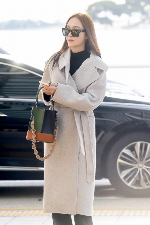 [★공항패션] 제시카, 시크한 가을 코트 룩