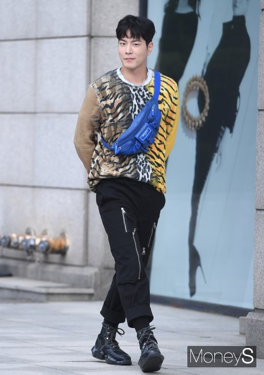 [머니S포토] 홍종현, 한껏 멋낸 패션