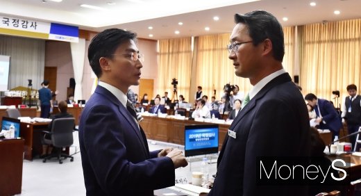 [머니S포토] 이국종 교수, 국회 행안위 국정감사 참고인 출석