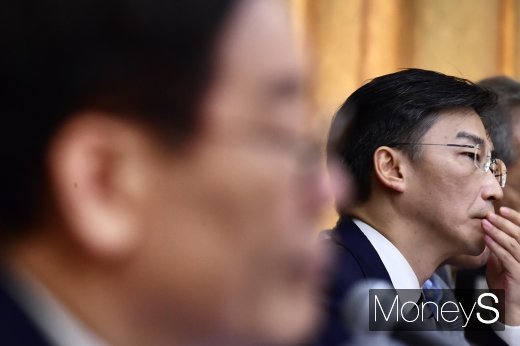 [머니S포토] 2019 행안위 국감, 이국종 교수와 이재명 지사