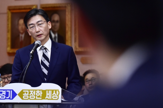 이국종 아주대 교수가 18일 경기도청에서 열린 국회 행정안전위원회의 경기도 감사에 참고인 신분으로 출석, 의원들의 질의에 답하고 있다. /사진=임한별 기자