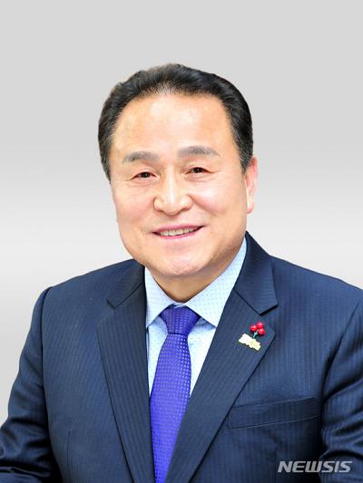 김영만 군위군수./사진=뉴시스 